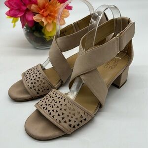 Naturalizer Adeline Tan Block Heel Cut out Sandals Size 7.5 MCH6696E